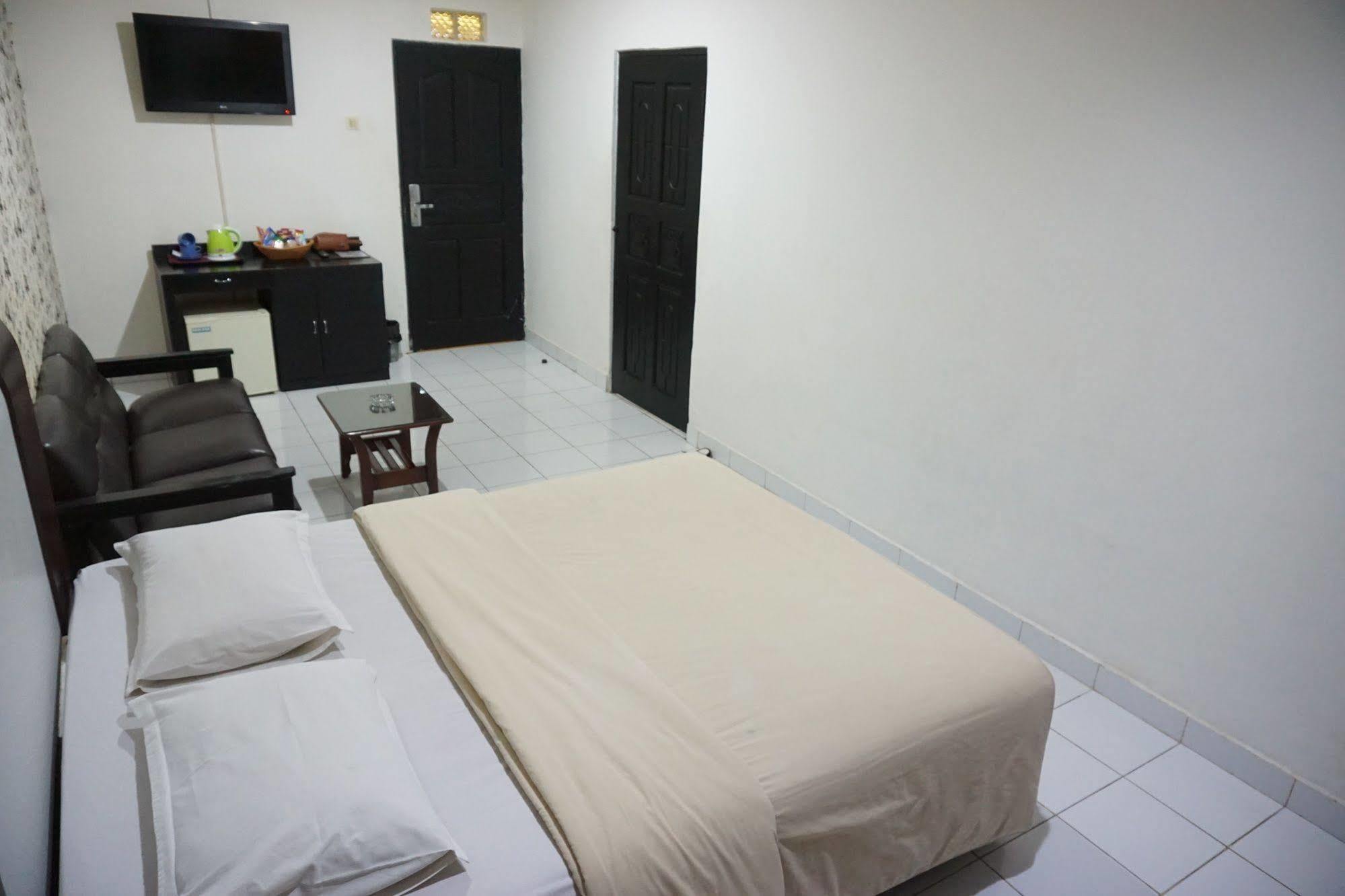 Hotel Mangga Dua Makassar Extérieur photo